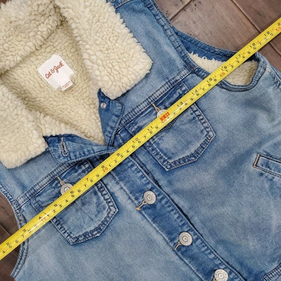 Cat and Jack Sherpa lined denim vest Big Girls size XL 14/16 Faux fur Big girls - Picture 7 of 8